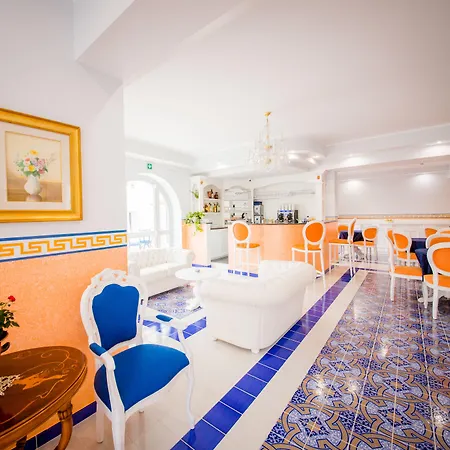 Odysseus 3* Липари