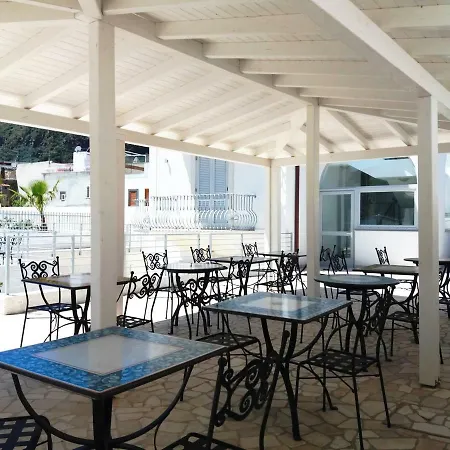 Odysseus 3* Липари