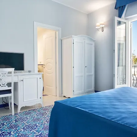 Odysseus Hotel 3*
