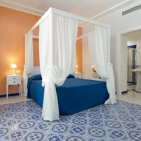 Отель Odysseus 3*